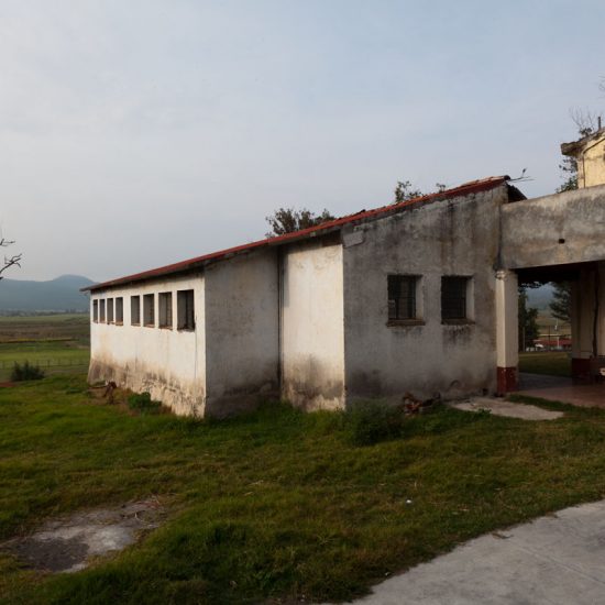 Alejandro Cartagena Sevangua, Escuela Primaria Indígena para el libro Arquitectura Escolar SEP 90 años