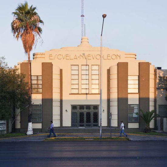 Alejandro Cartagena Escuela Nuevo León para el libro Arquitectura Escolar SEP 90 años