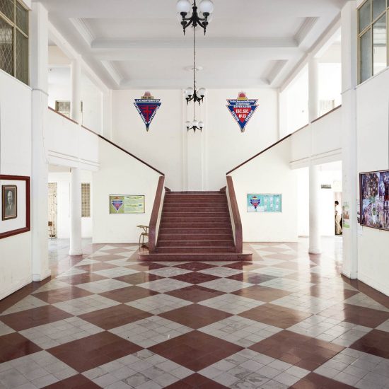 Alejandro Cartagena Escuela Secundaria Número 2 y 13 en Monterrey, Nuevo León para el libro Arquitectura Escolar